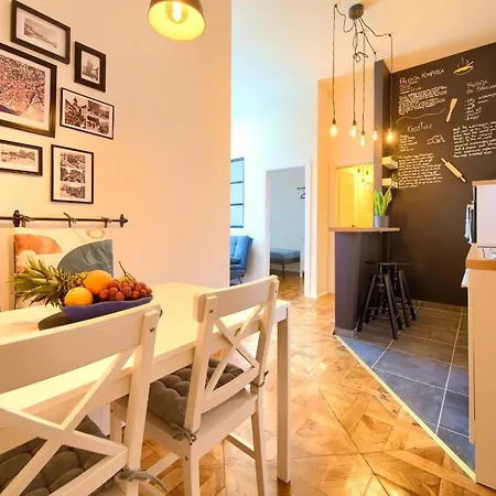 Apartment Tarsia *
